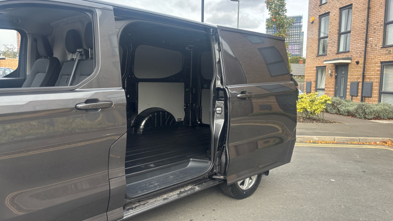 Ford Transit Custom E-320 L1 Rwd 100kW 65kWh H1 Van Limited Auto